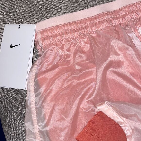 SOLD NWT Nike Icon Clash Tempo Luxe Pink 2-in-1 Mid-Rise Running Shorts XL - Picture 8 of 8